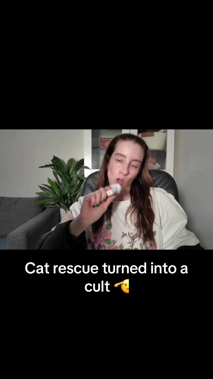 @carlyincontro