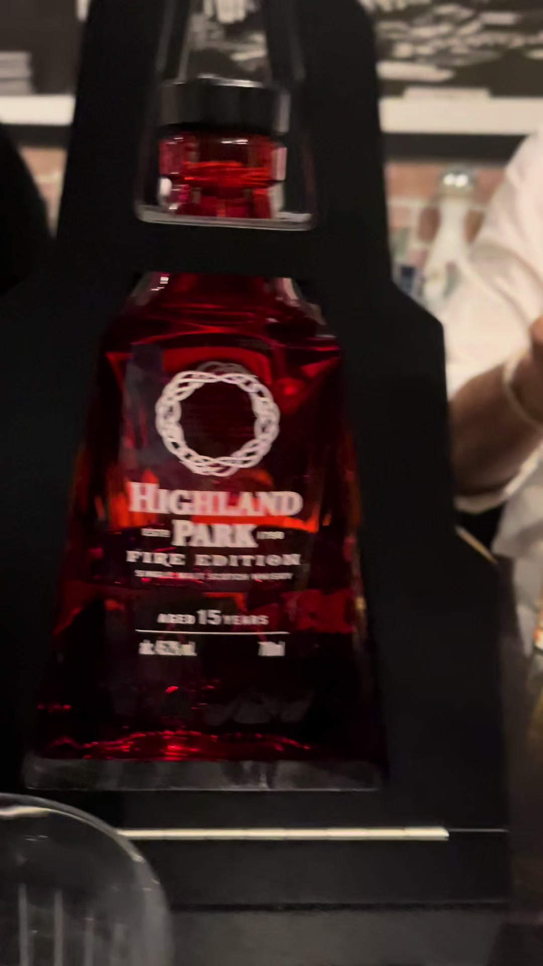 @tropicalwinelady