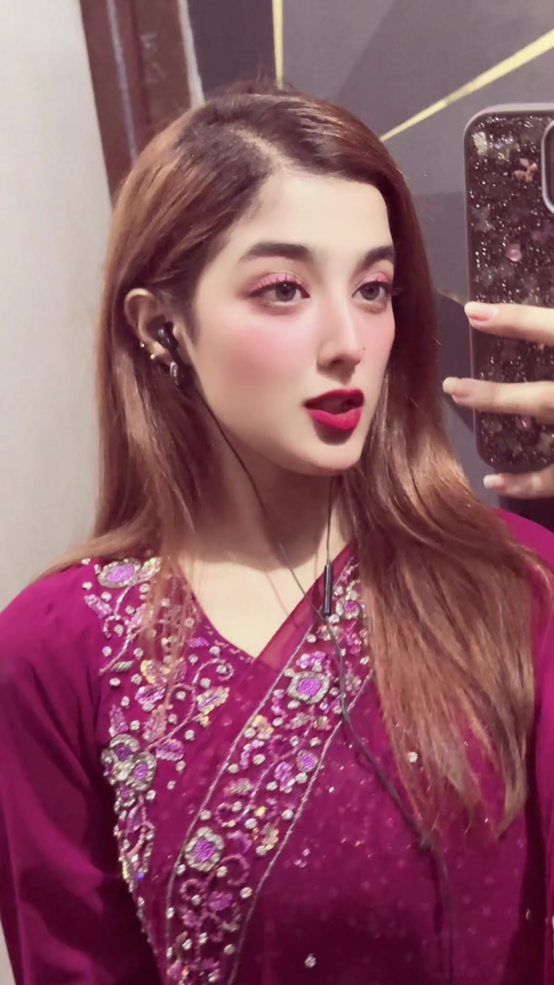 @𝕾𝖆𝖒𝖊𝖊𝖗𝖆 𝕶𝖍𝖆𝖓 🕊️