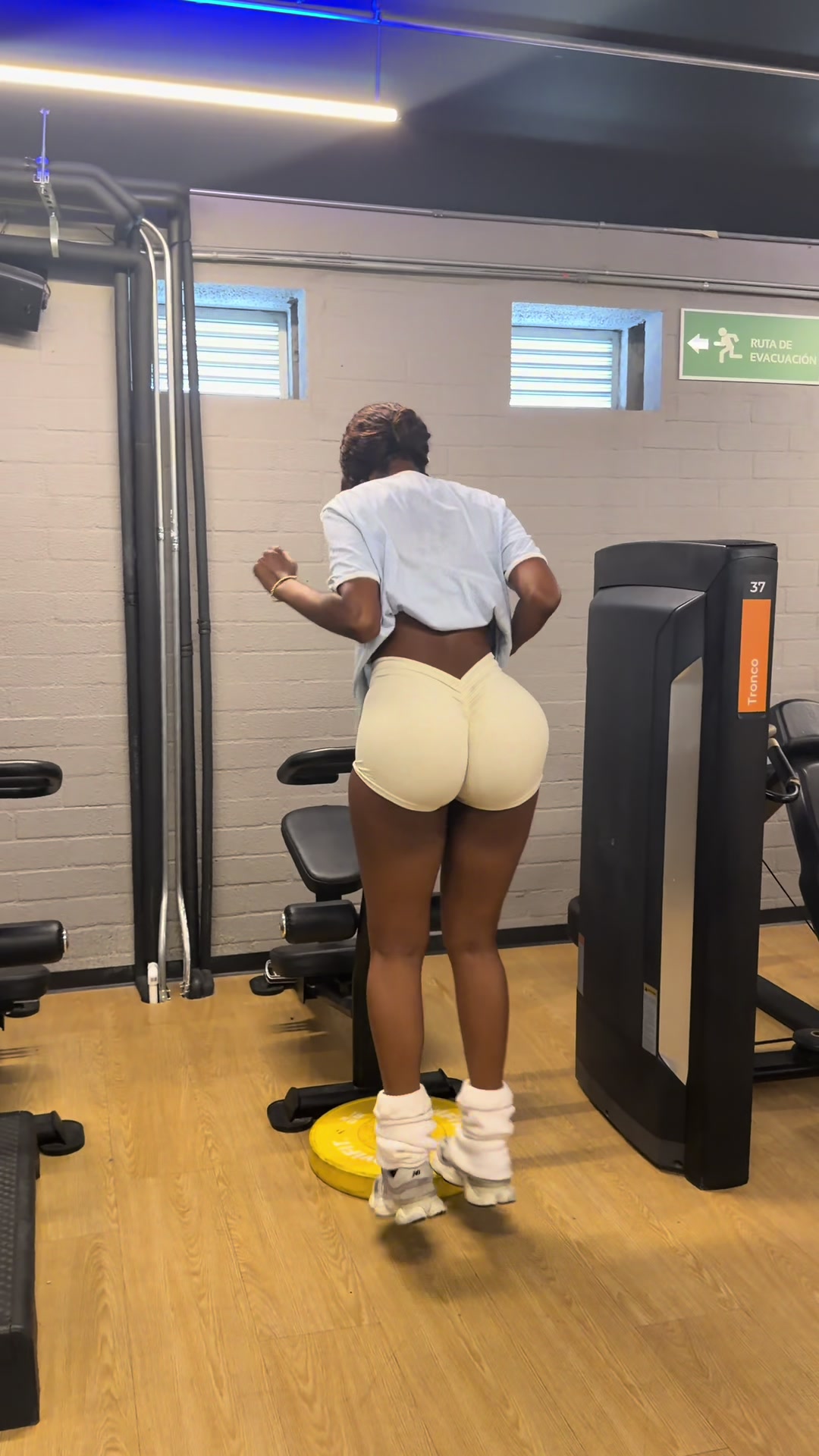 @Ebonypreciousss