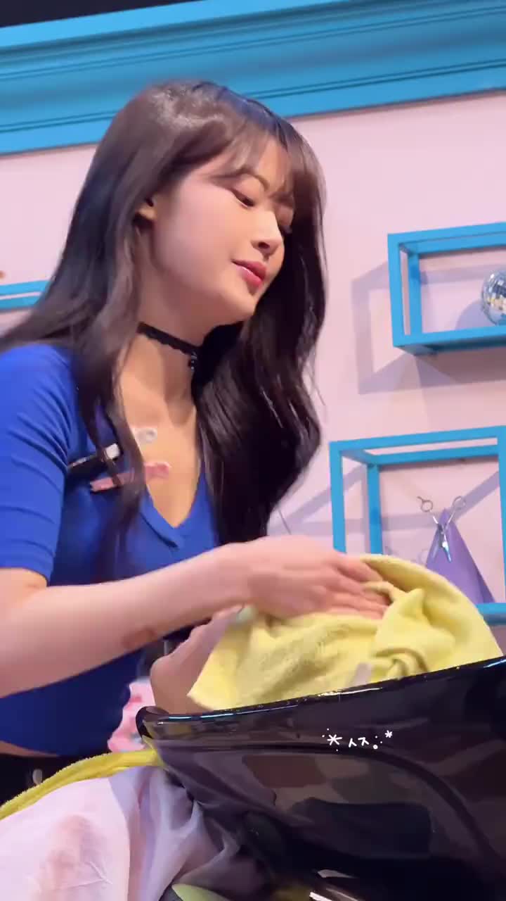 @𝗤𝗪𝗘𝗘𝗡 🇱🇷