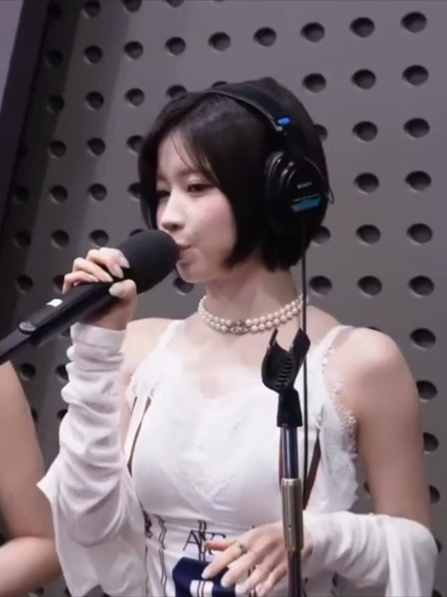 @hồng diệu T