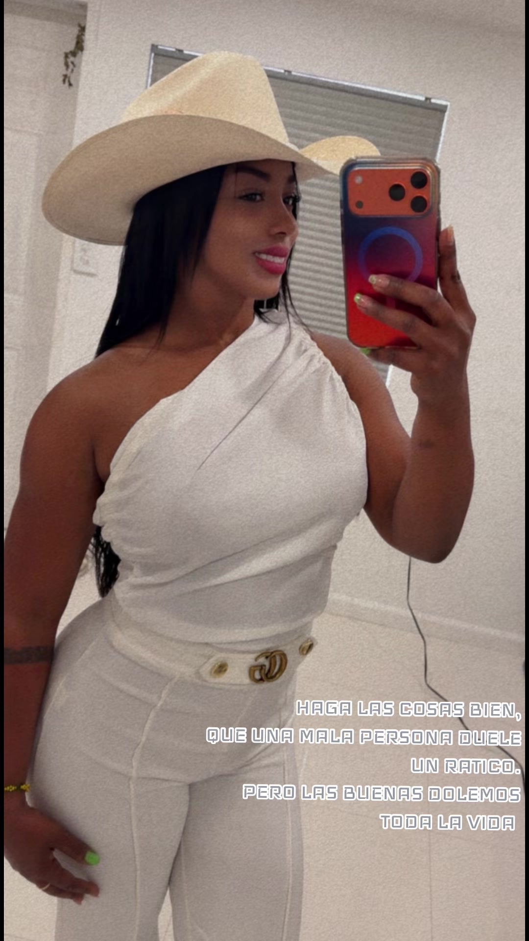 @ROXY GUTIERREZ