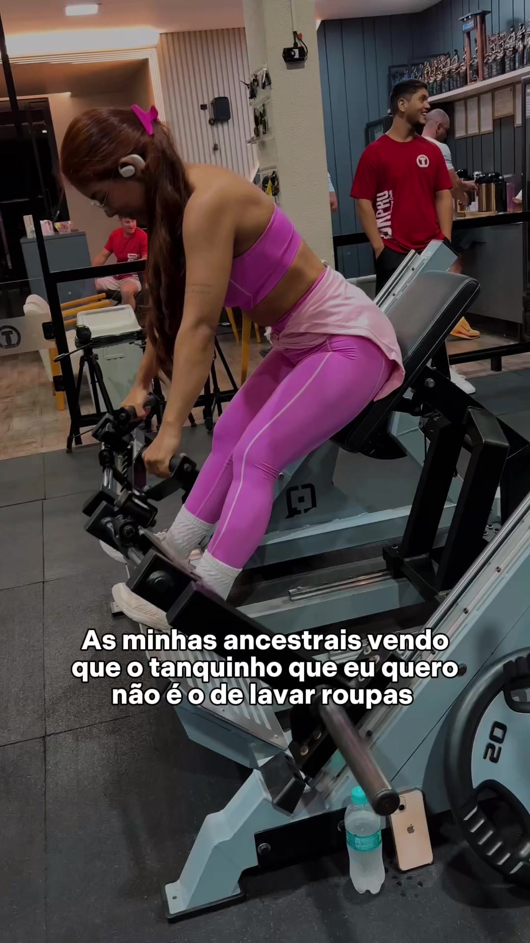 @Andressa Mirella