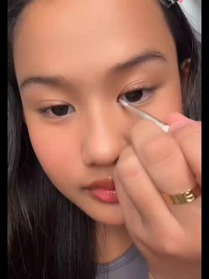 @Jo.