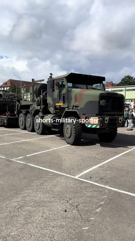 @shorts-military-spotter