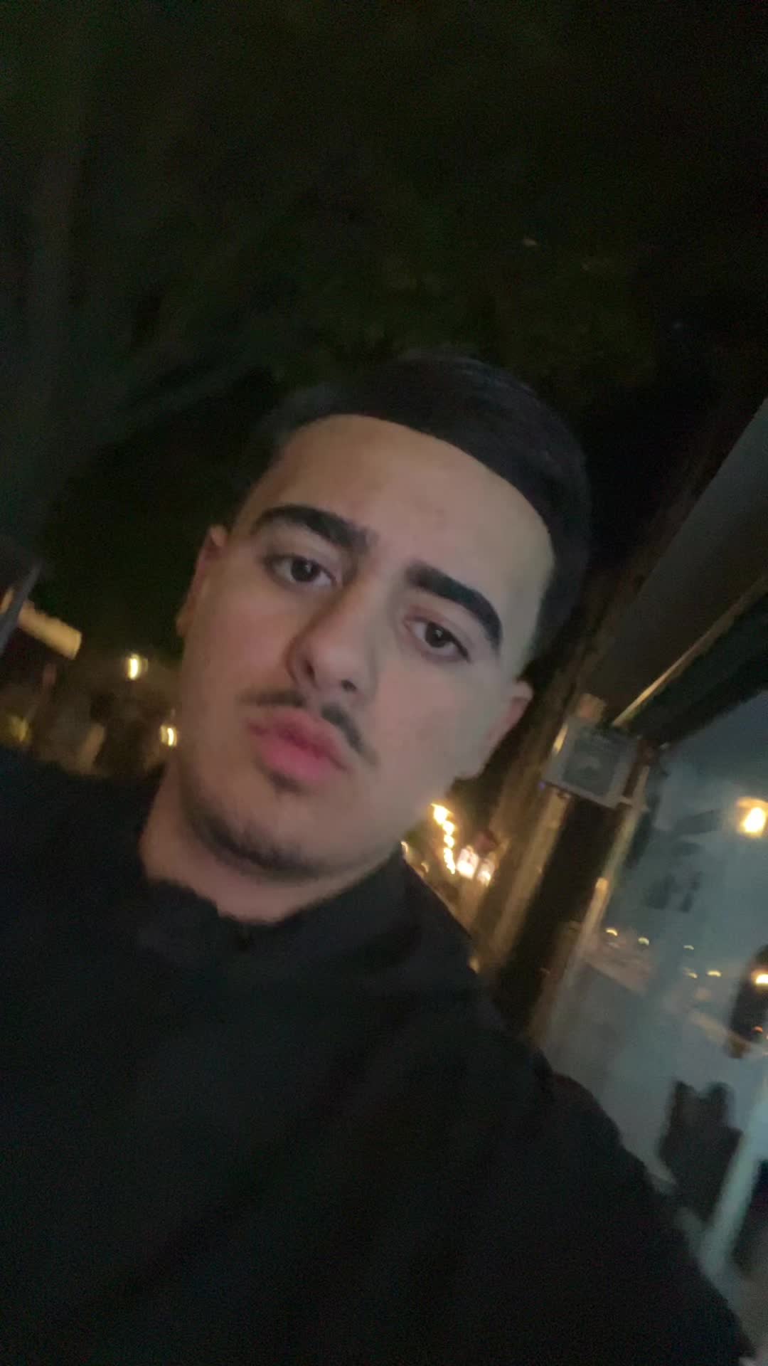 @Ali🏄&zwj;♂️