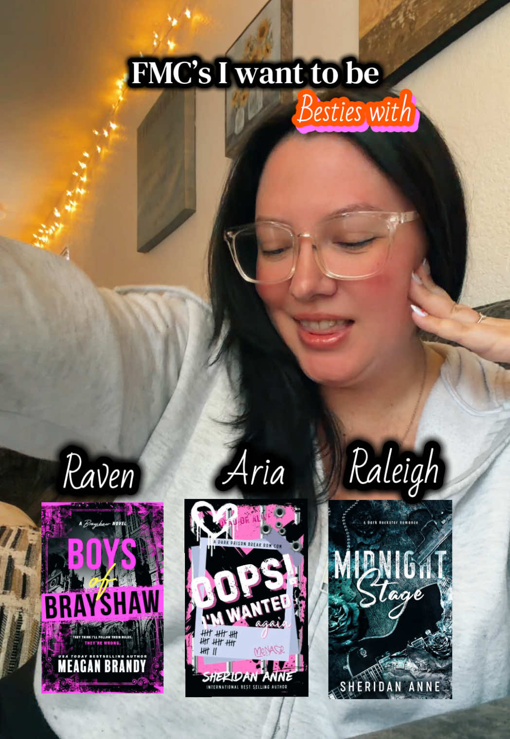 @Danielle Reads 📚☕️ 🧸