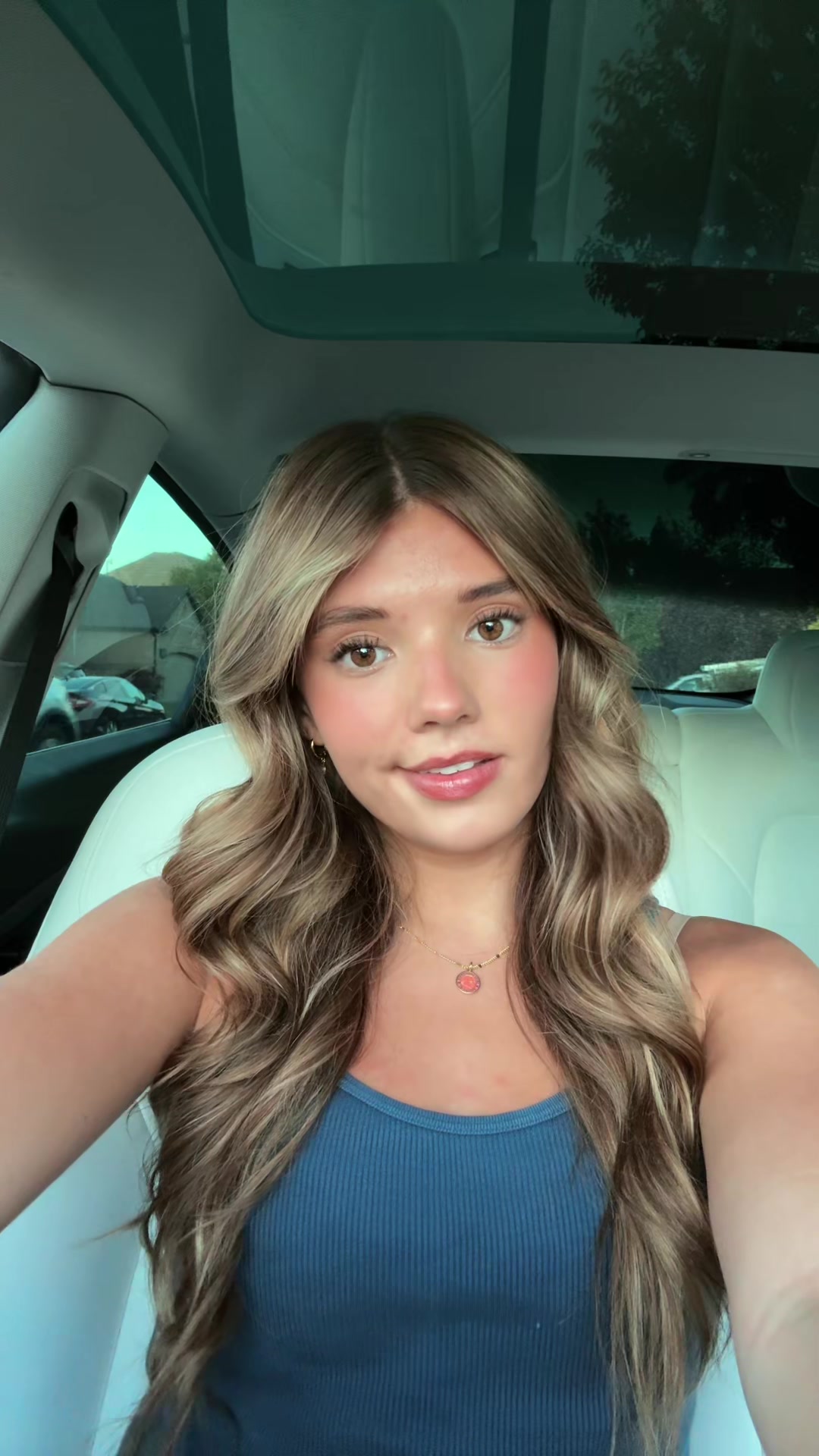 @leahrob777