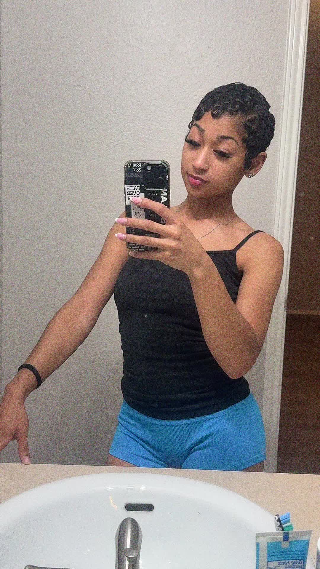 @riaahmaarie