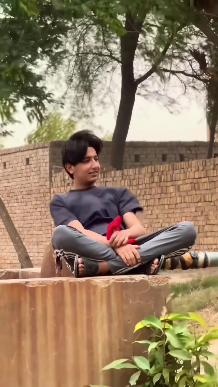 @Ali &𝑯𝒂𝒎𝒛𝒂 😶&zwj;🌫️
