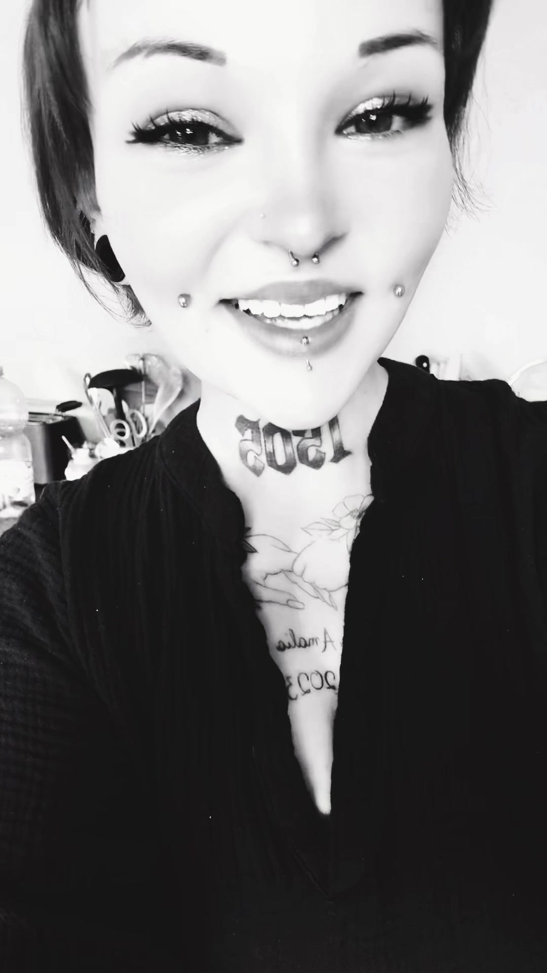 @𝓛𝓪𝓾𝓻𝓪🌹🖤