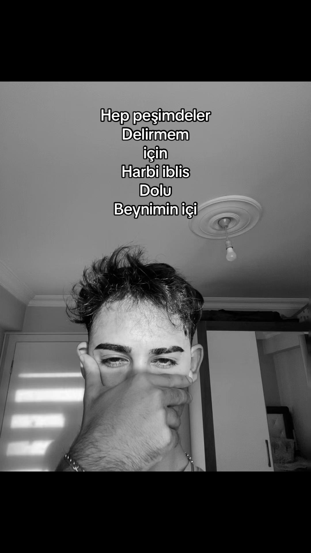 @v4hit