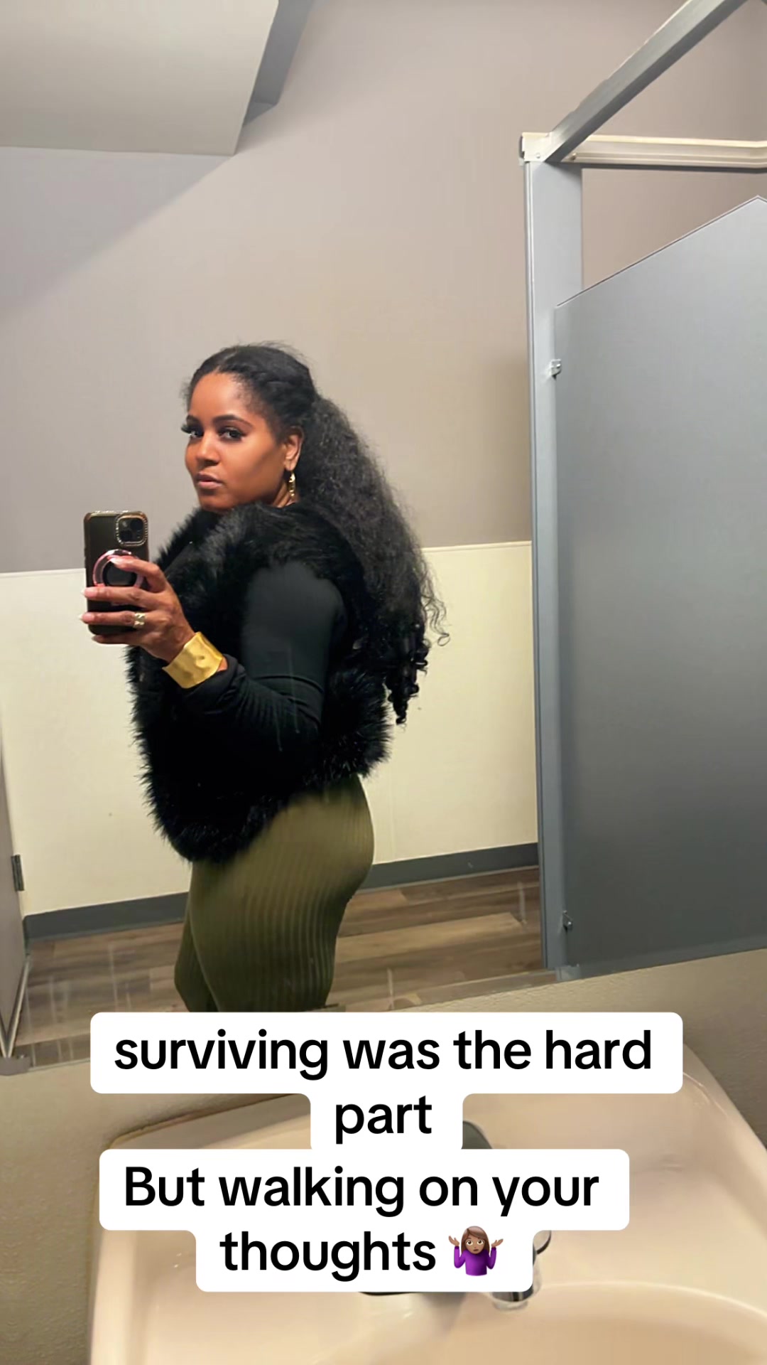 @Hello_gorge