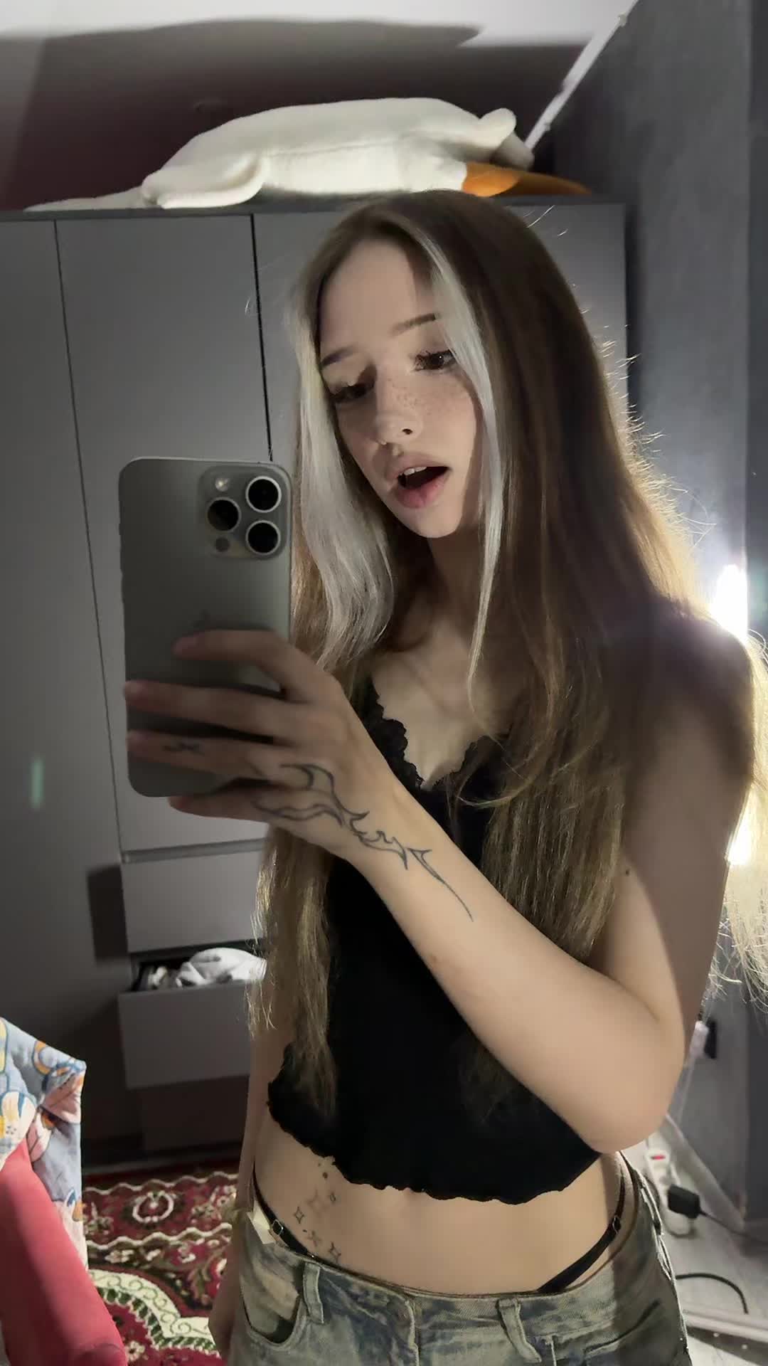 @Пчела