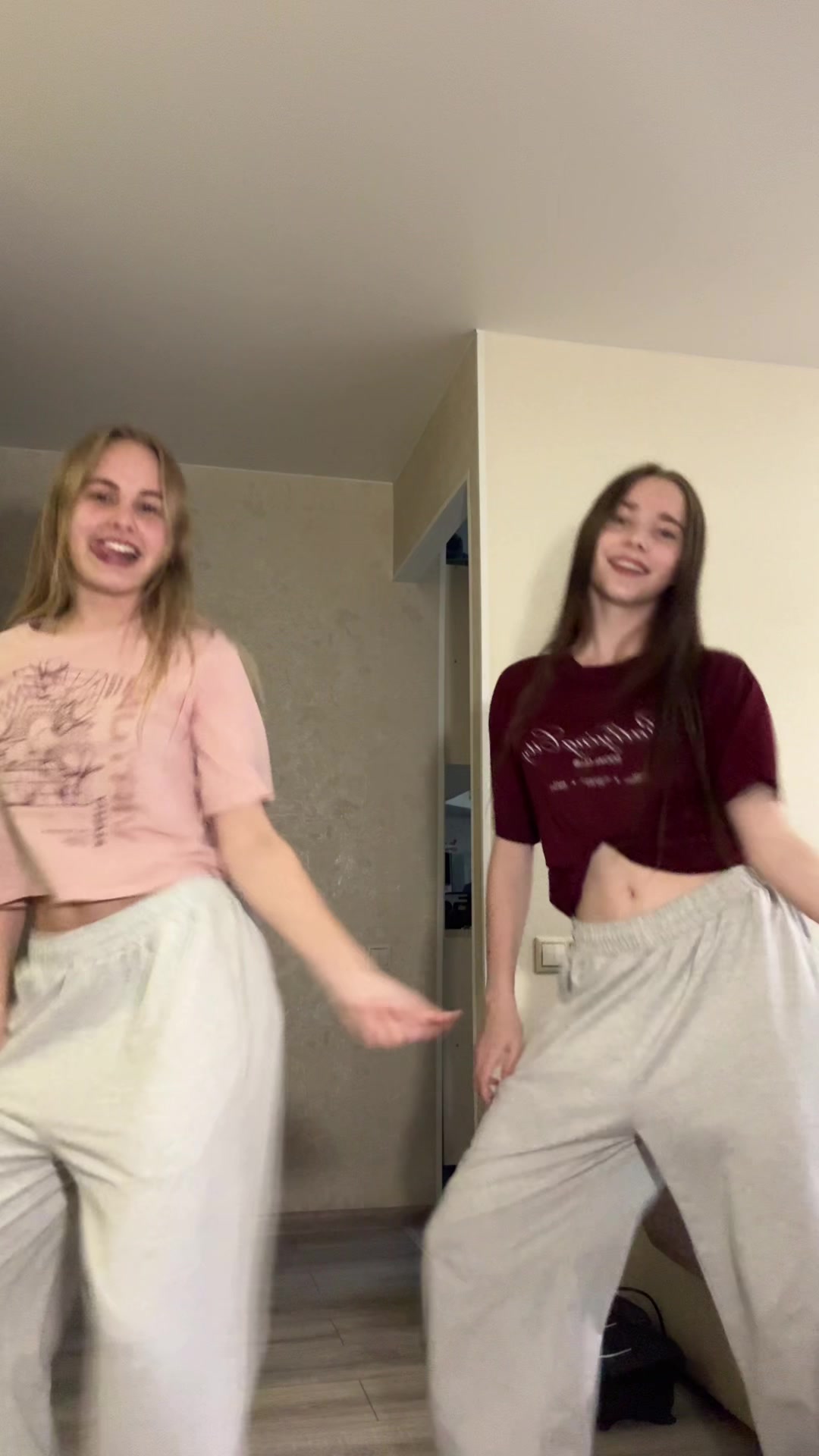 @🫂