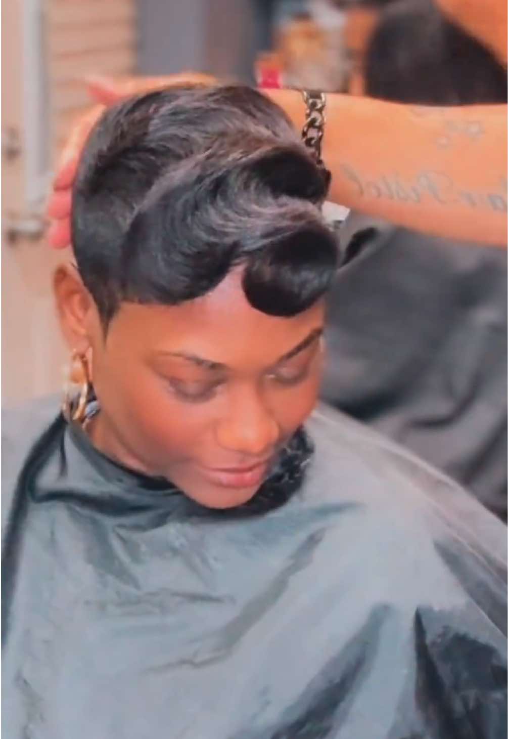 @Tee Que.TheHairPistol