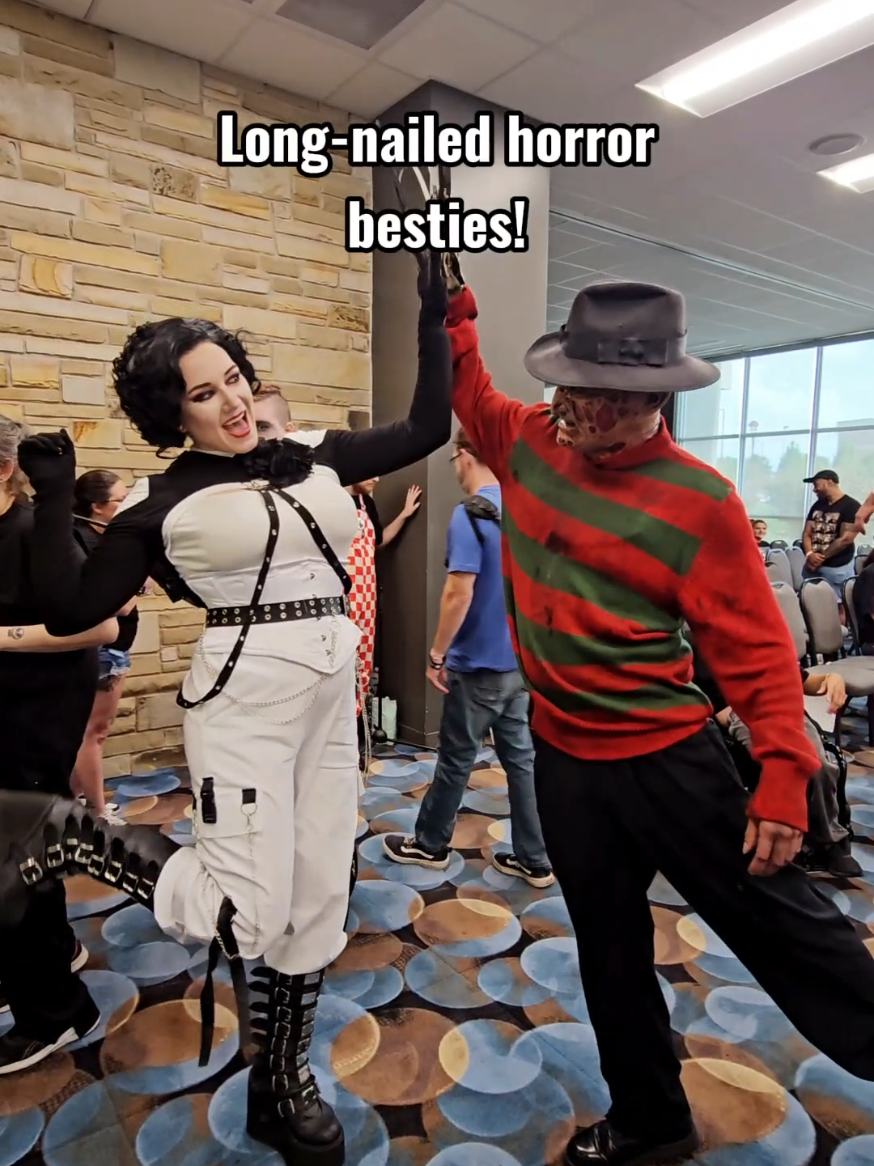 @LifeOfCosplay