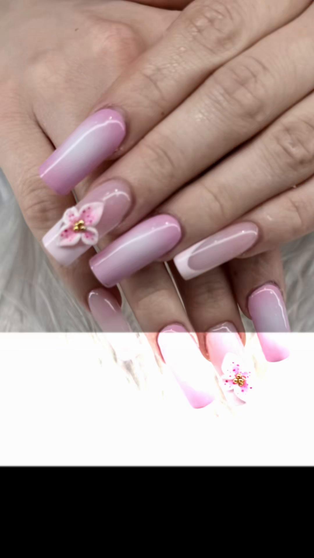 @Gloss Nail & Spa