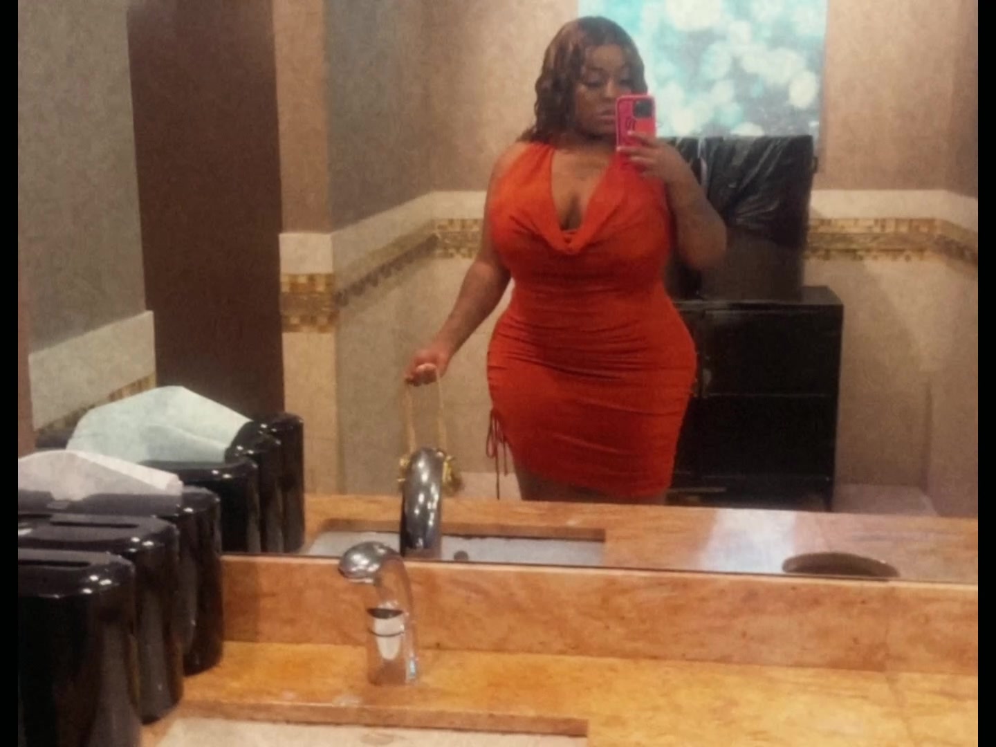 @everythingsfynee