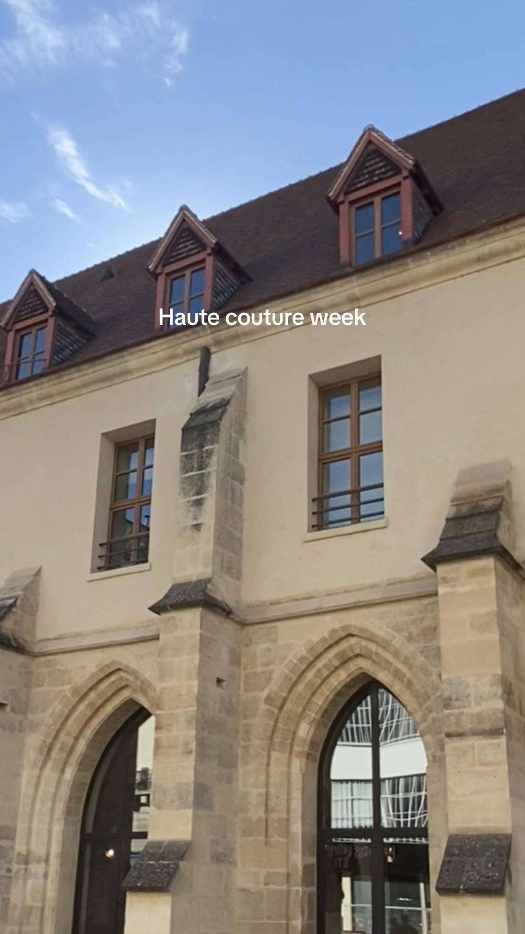 @Mayhuaze | Fashion content
