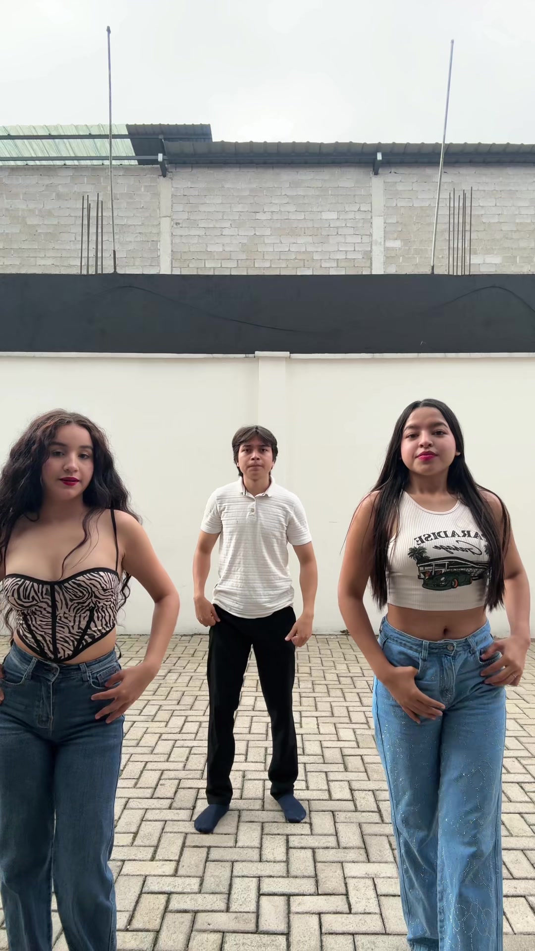 @Emi Mena