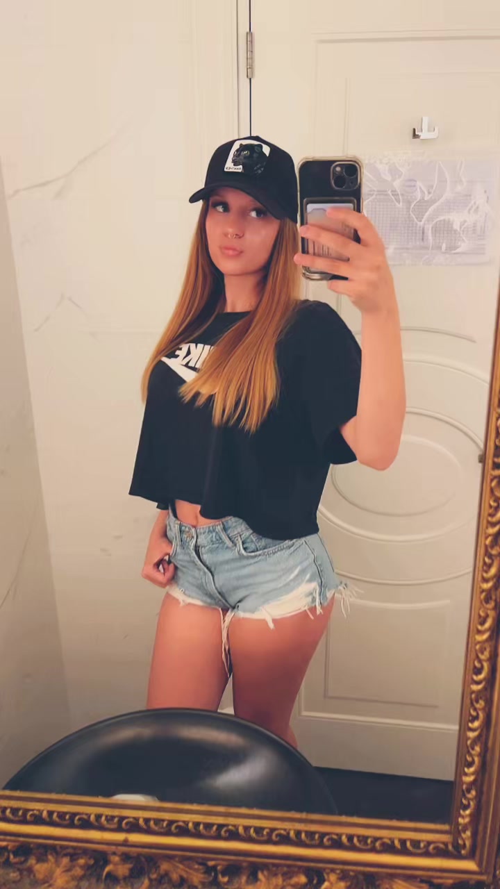 @⃟