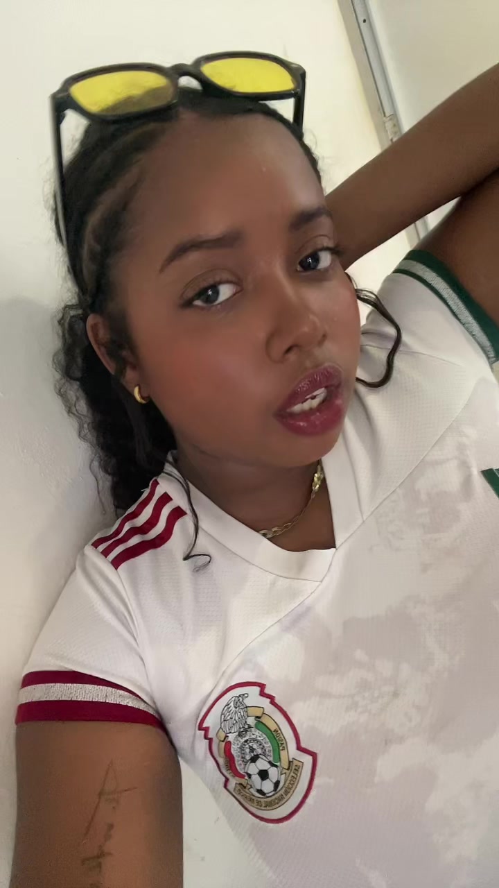 @Yisella