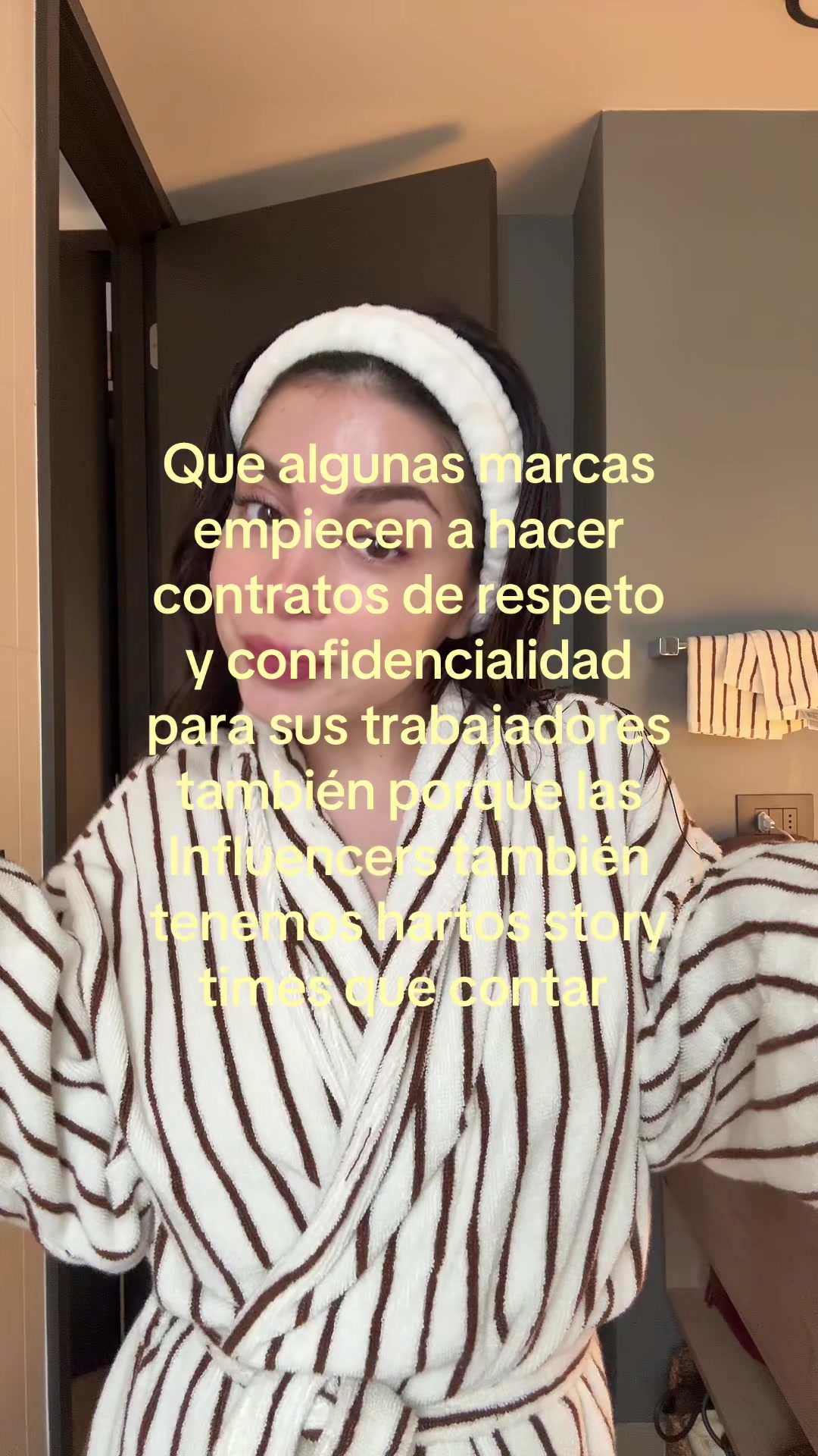 @floraliewhite