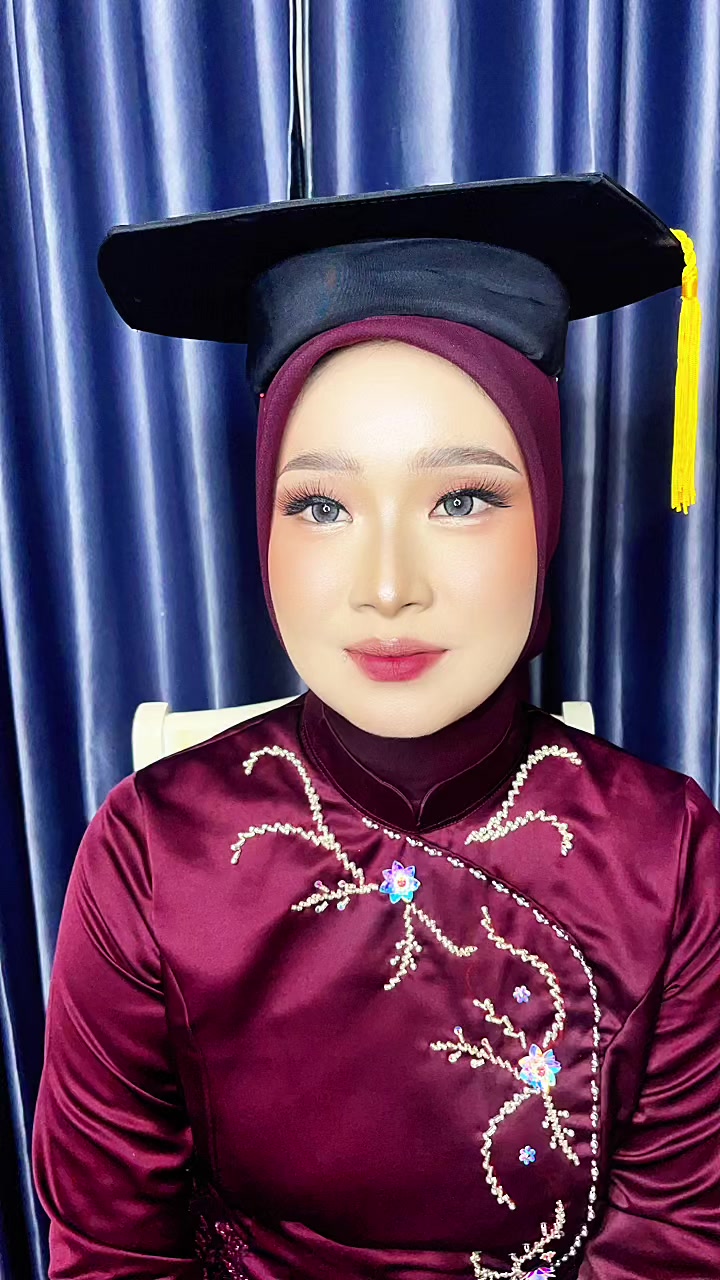 @Anya makeup