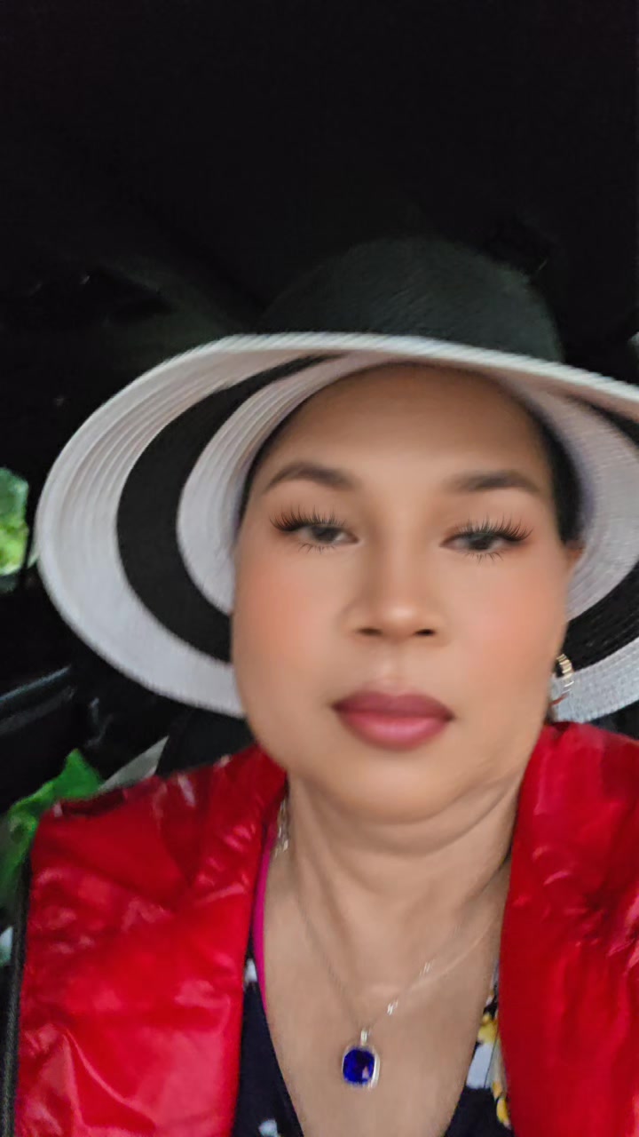 @Evelyn D Queen