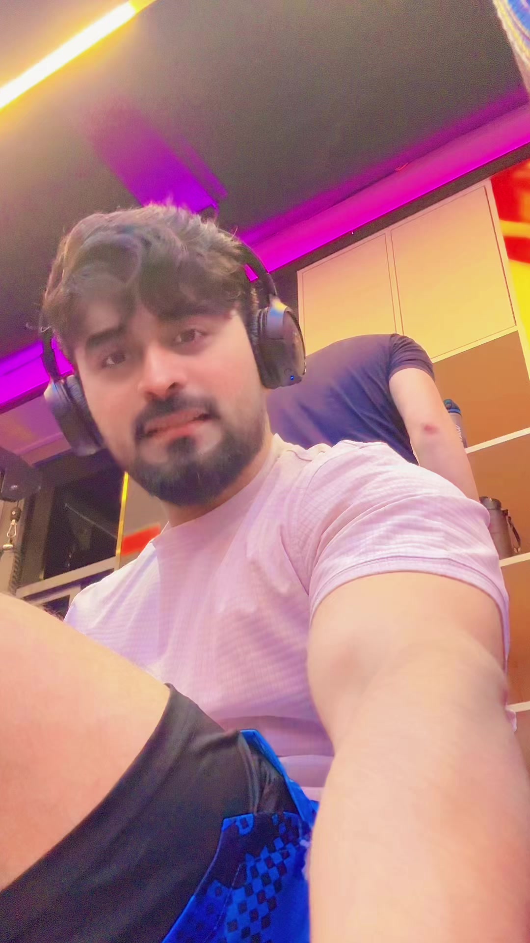 @Dxb.khan-1
