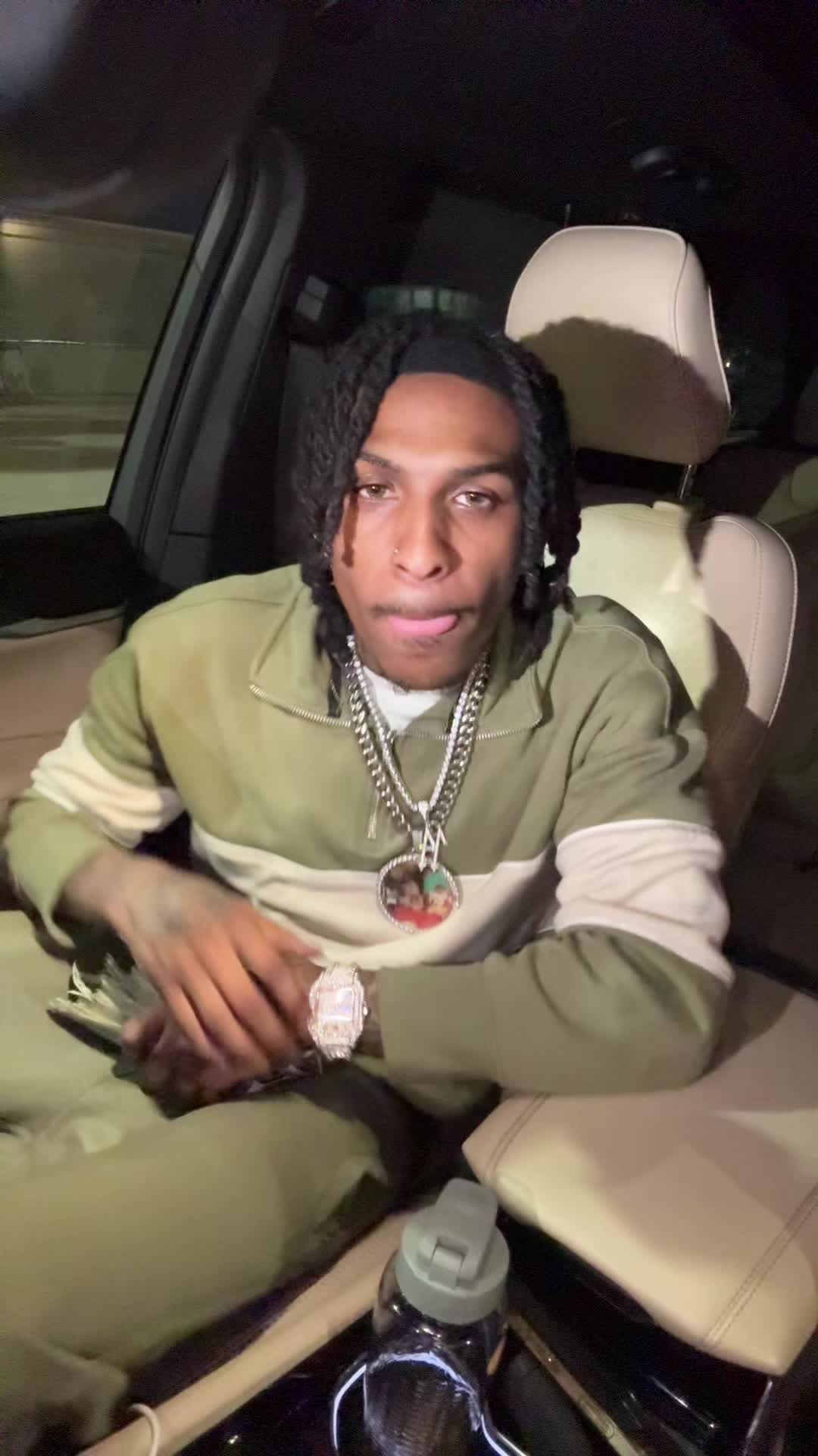 @Poohthedon