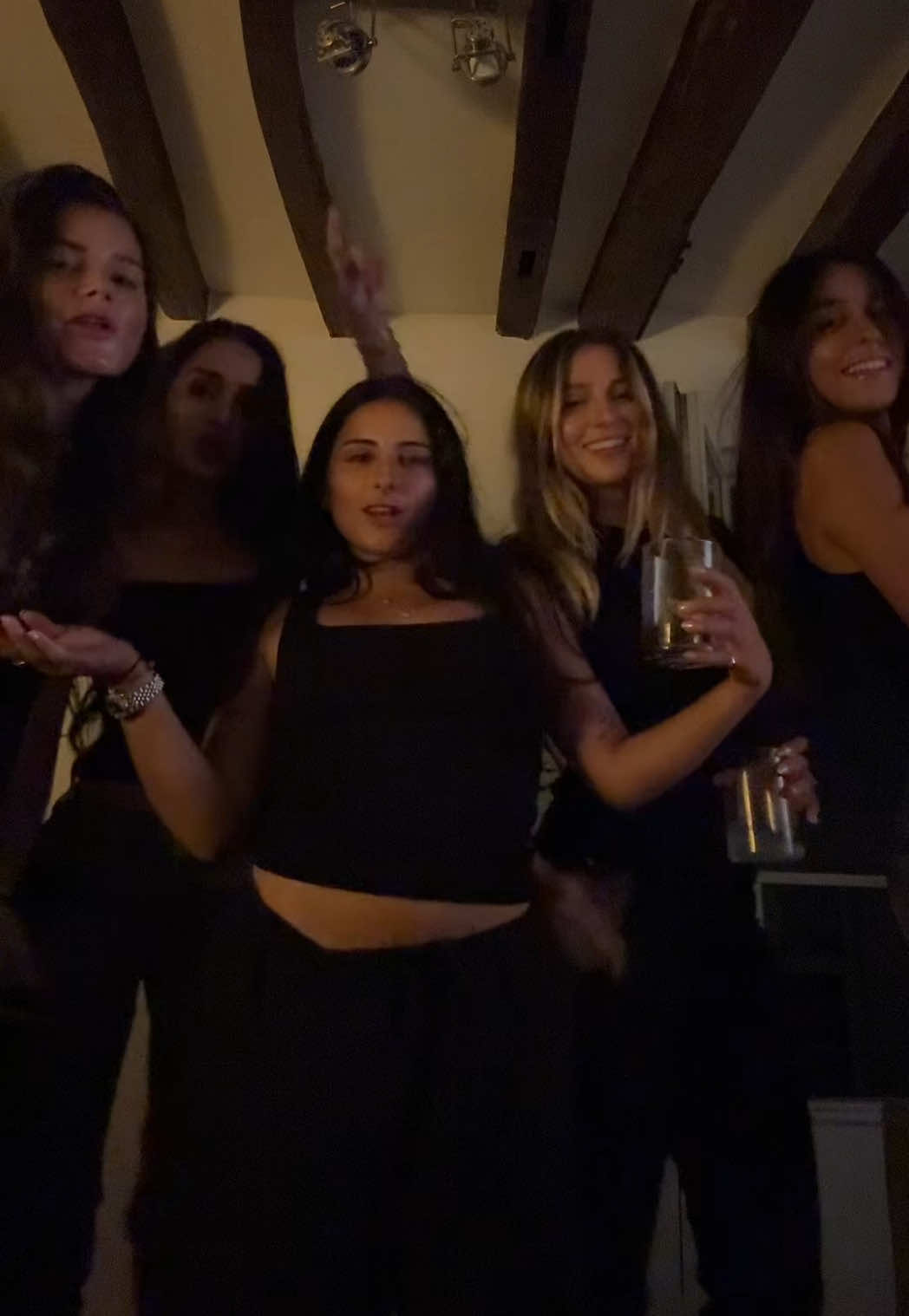 @selena