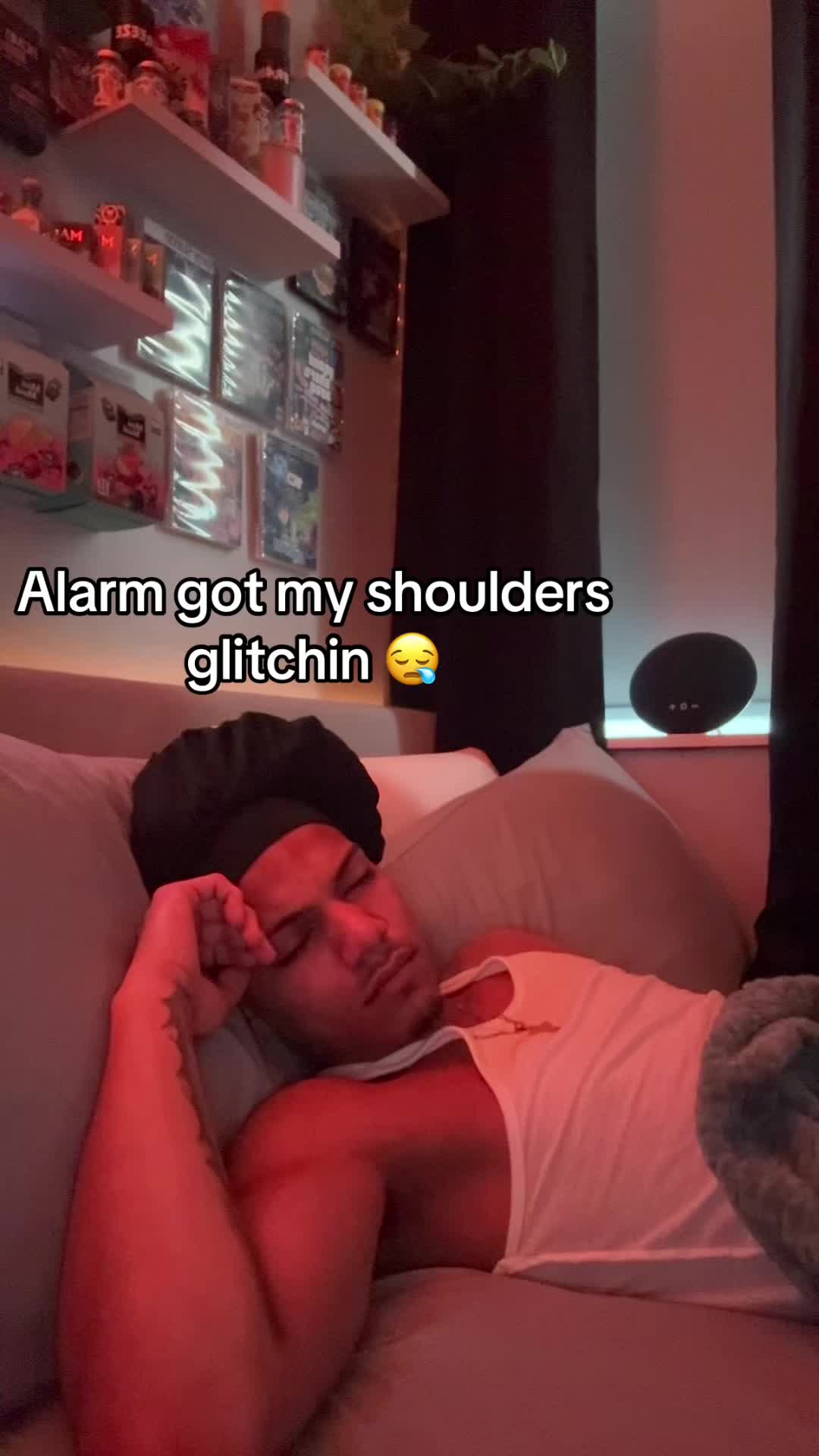 @astackzzz_