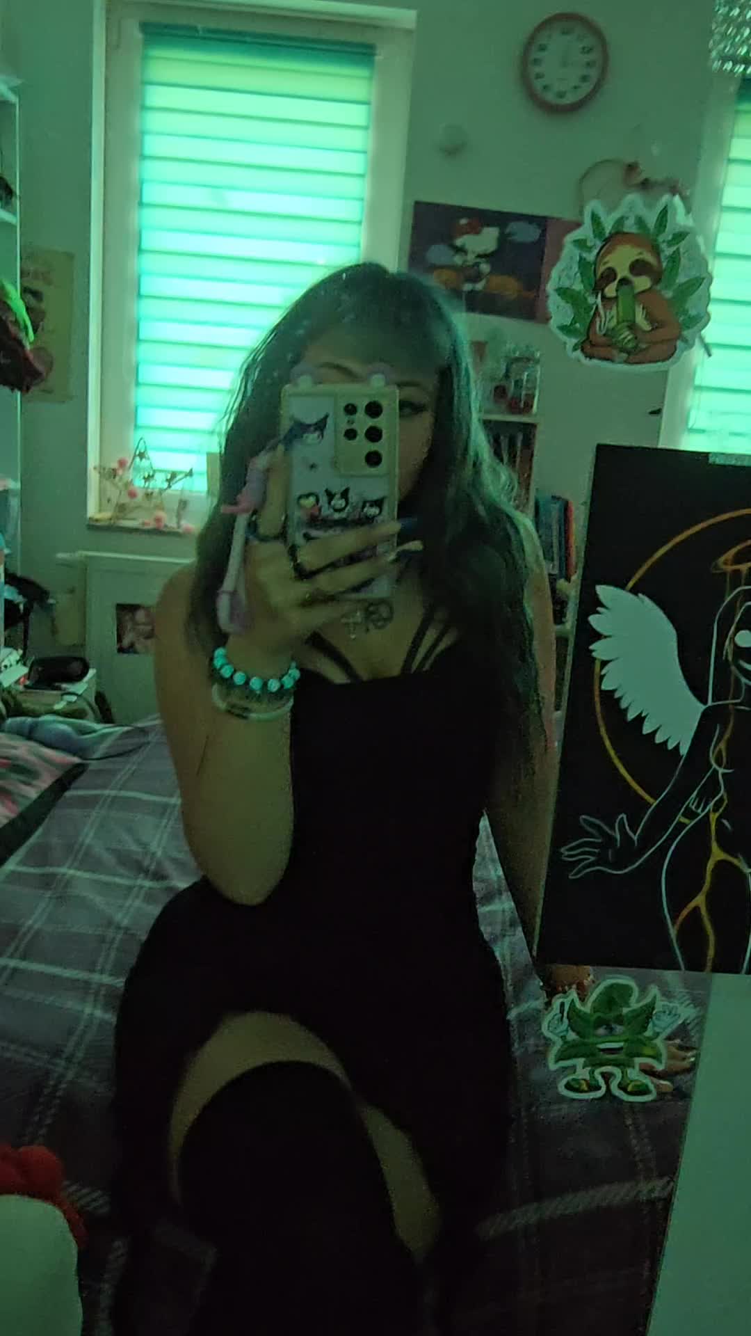 @𝑟𝑜𝑠𝑒𝑒 🦇