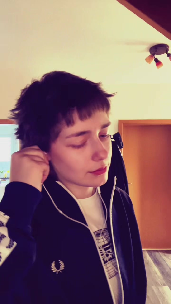 @𝕷𝖊𝖛𝖎