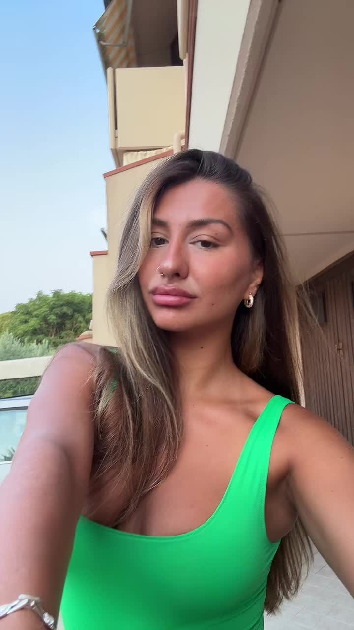 @canirebecca