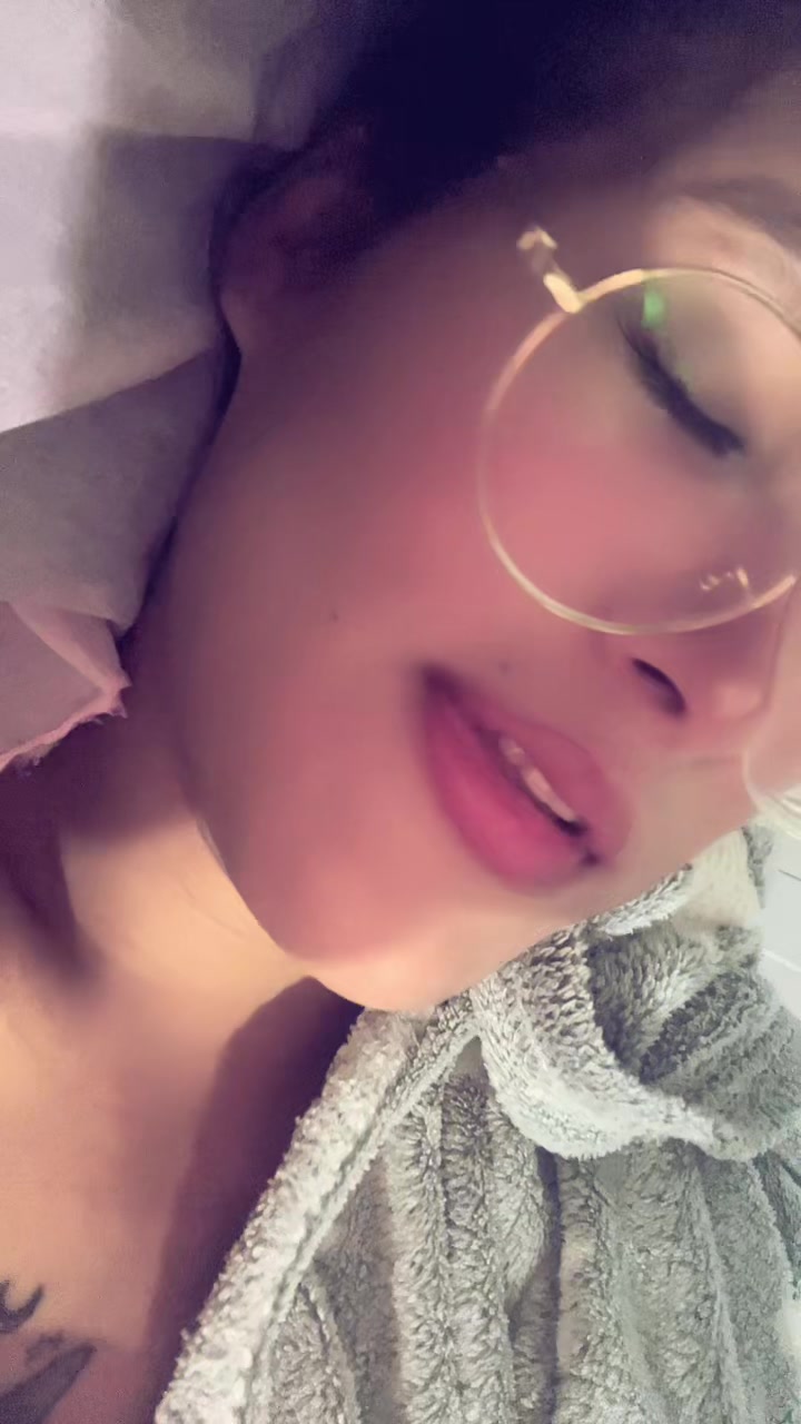 @_carla.gabrielly_