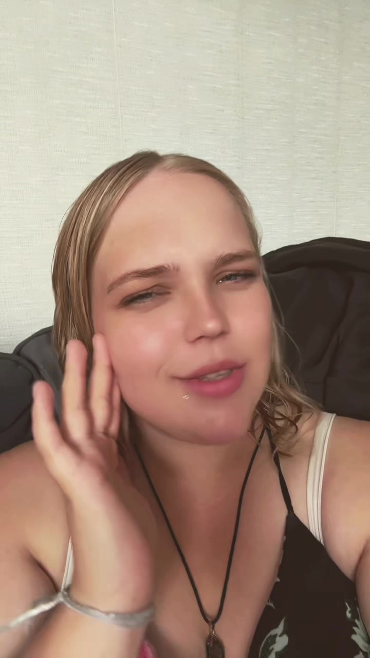 @Melinda24