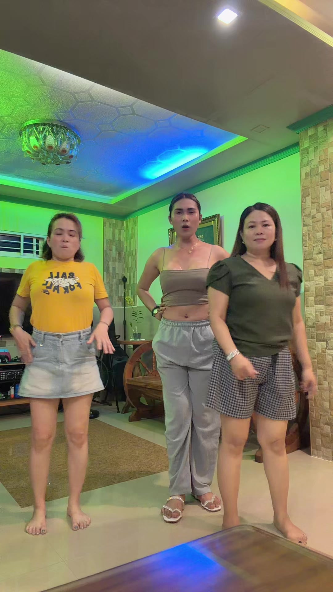 @Chrisly 🇵🇭🇧🇪🇺🇸🇹🇭