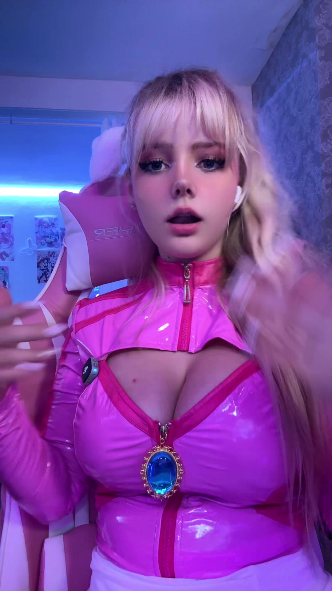@Layla🐦🔥