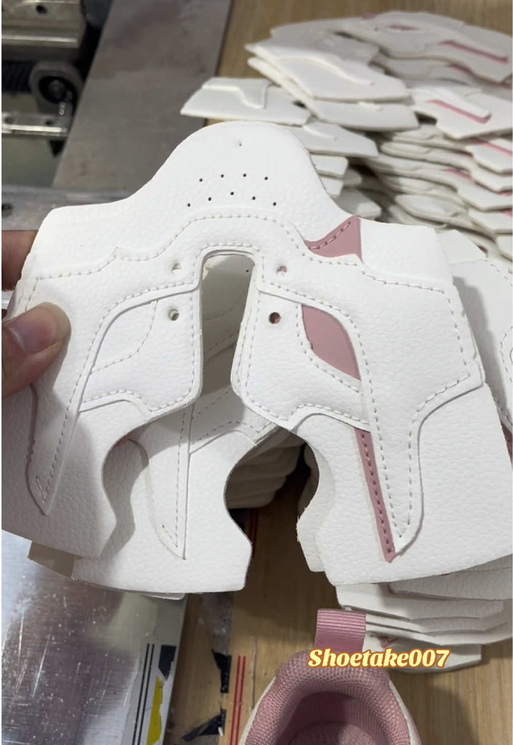 @SHOETAKE