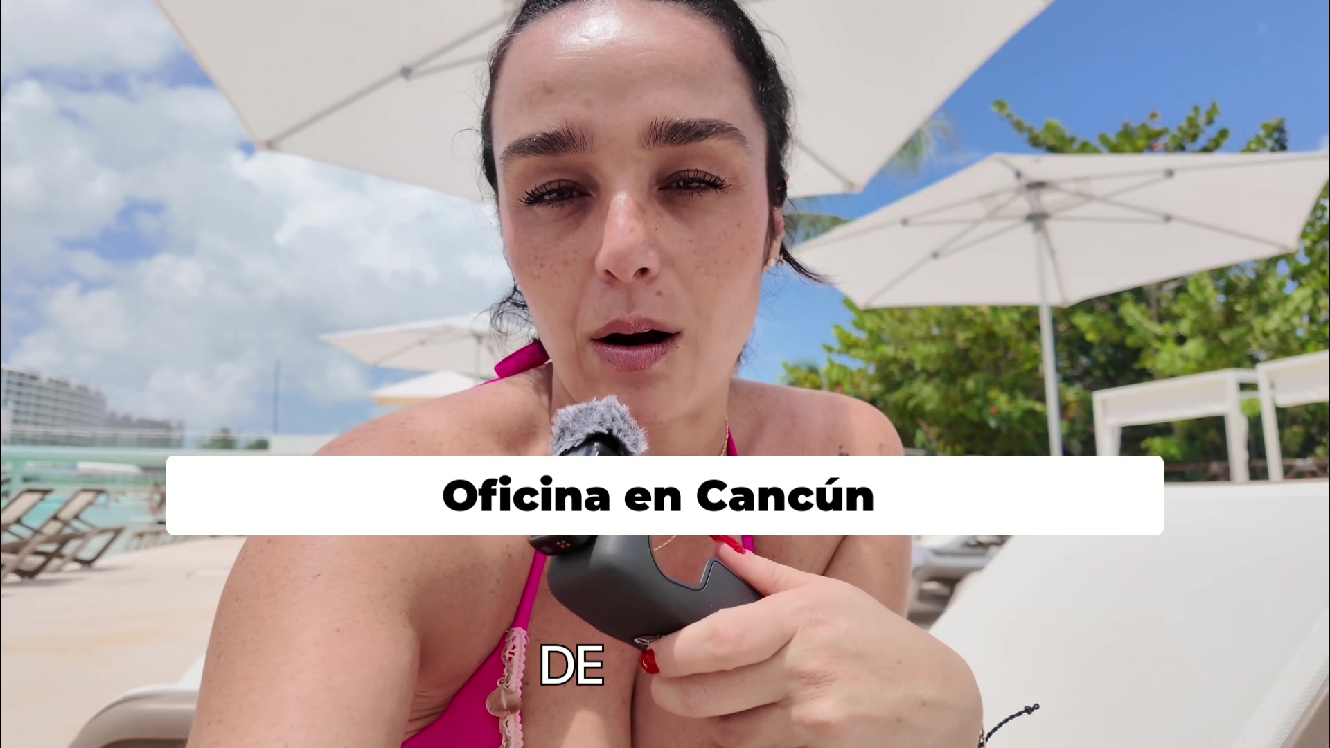 @monicamakaco