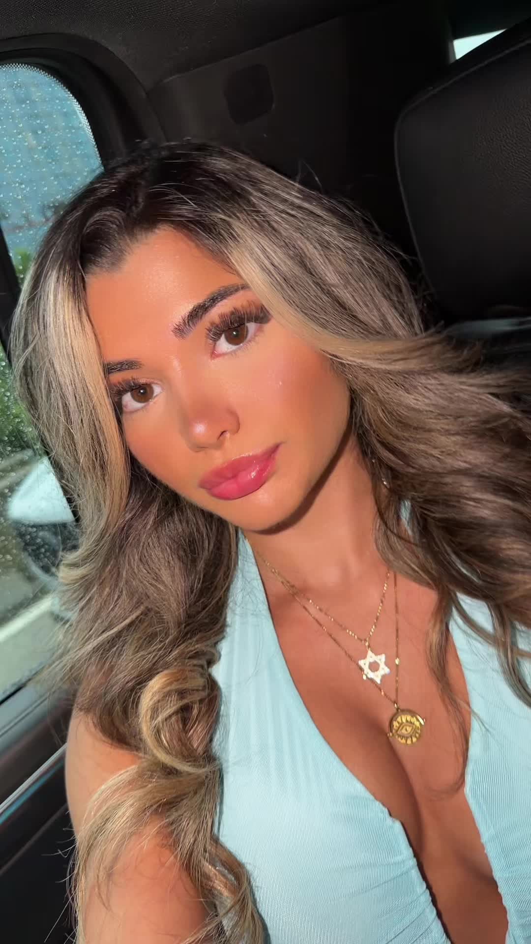 @Ella