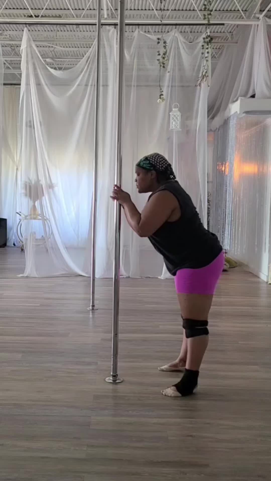 @ChateauWo | Pole Studio