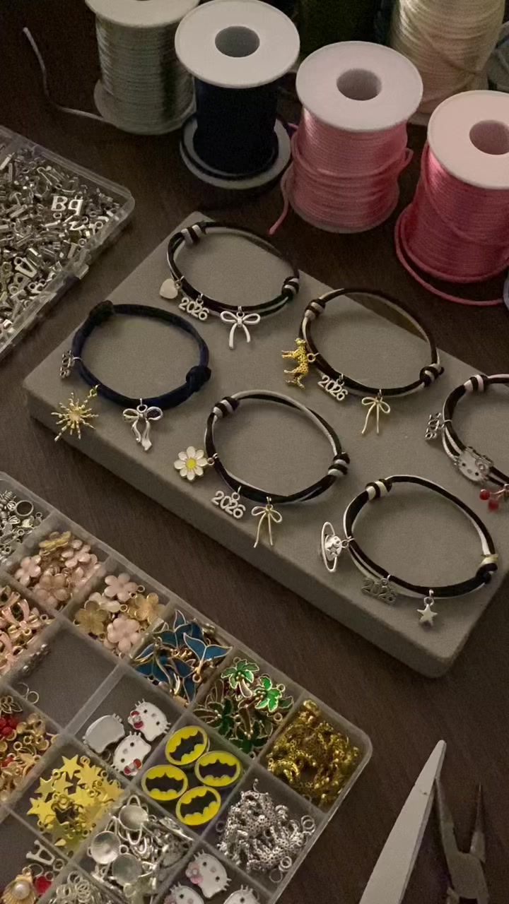 @سِـين | أساور خيوط الطائف🧵💕.