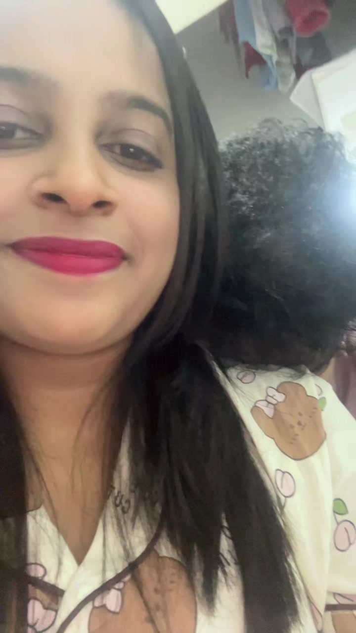 @tharu de silva
