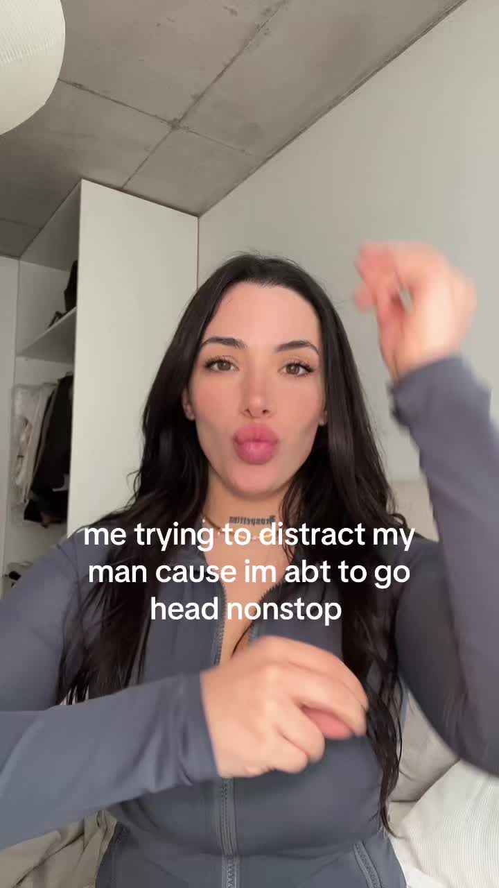 @____juliaclarkson___