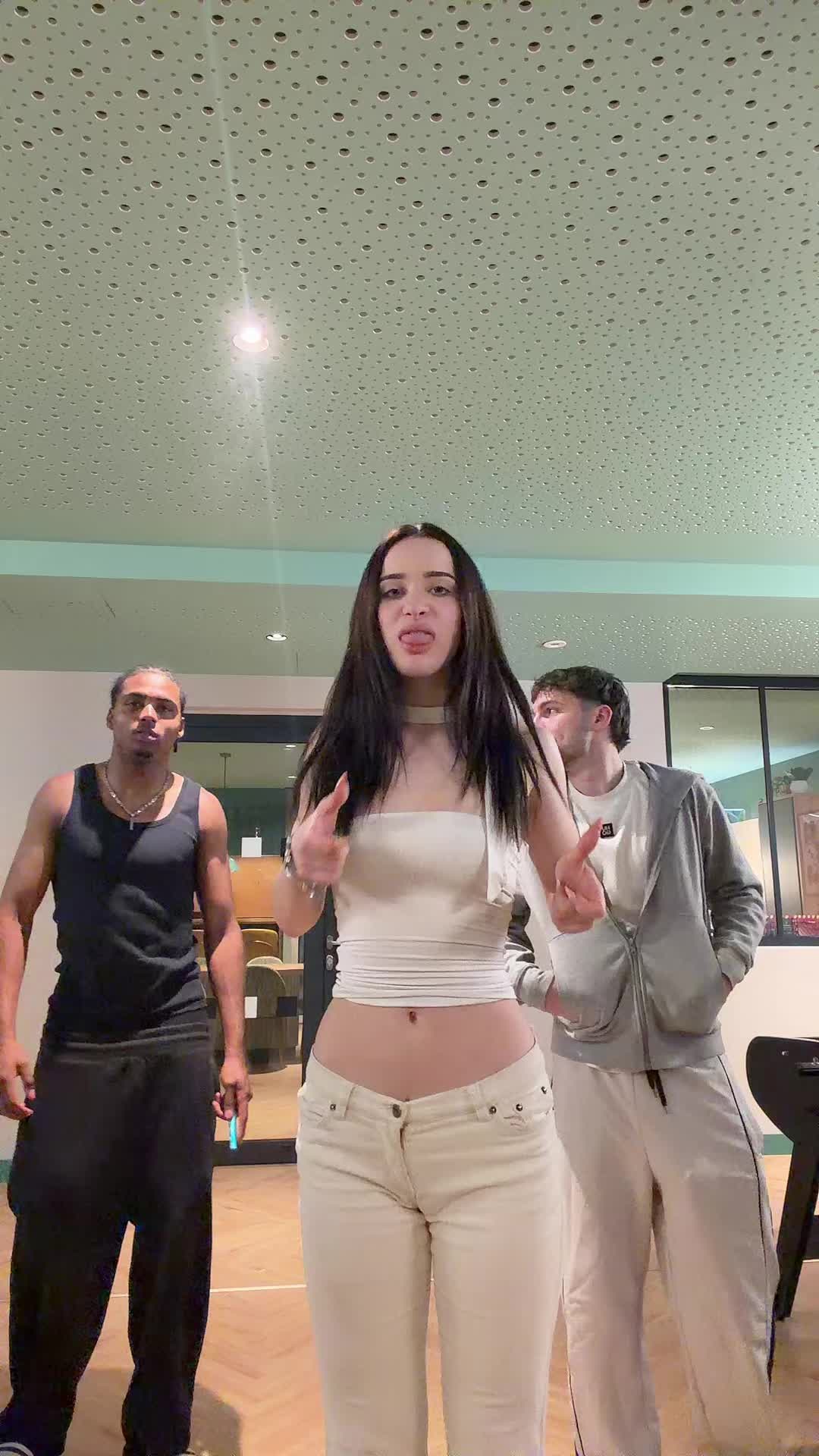 @bruxye